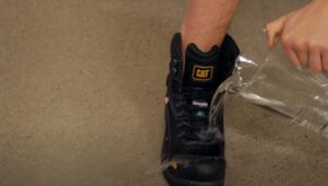 best-waterproof-work-boots-Caterpillar-Diagnostic waterproof test